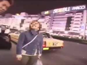 ちょっwwwエロいwww街中でナンパした素人OLをトイレで即ハメ