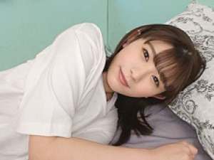 幼い19歳がパイパンマンコをほじくられ耳を赤くして本気イキでマン汁ぷしゃー！！