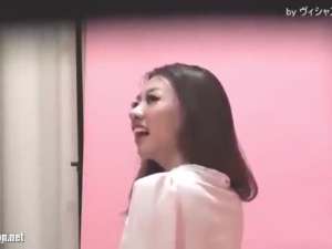 清楚なお嬢様の撮影会でパンチラシまくり