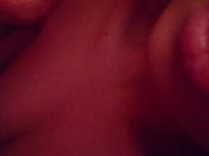 カメラのすぐ前で舌をクネクネ動かしエアフェラチオ！エロイ舌使いがチンコに来る！