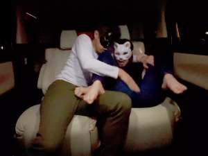 夜の駐車場で車内フェラチオ！チンポを咥えゆっくりねっとり舐め続ける淫乱人妻！