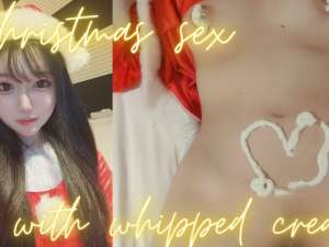 男の乳首やチンポにクリーム塗って舐め舐めする痴女ギャル！オマンコにクリーム塗られてクンニされよがる！